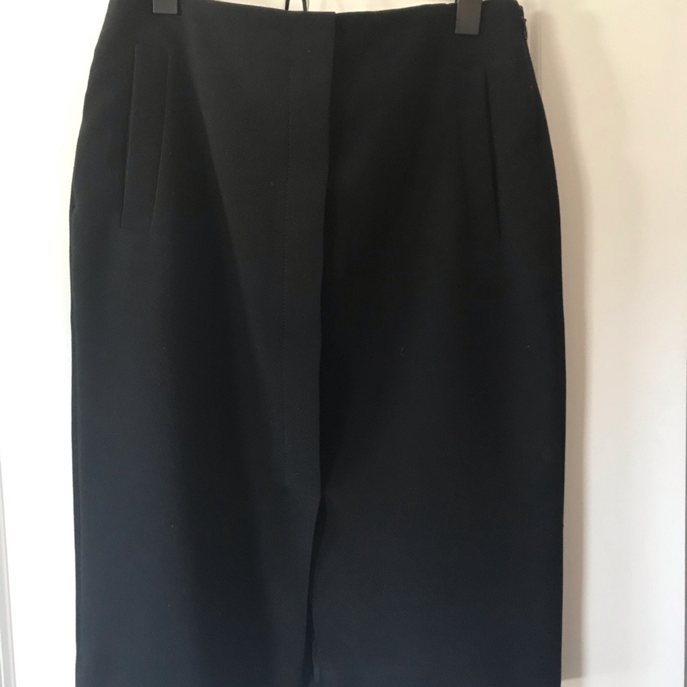 Banana Republic Classic Black Pencil Skirt welted front pockets - size 4